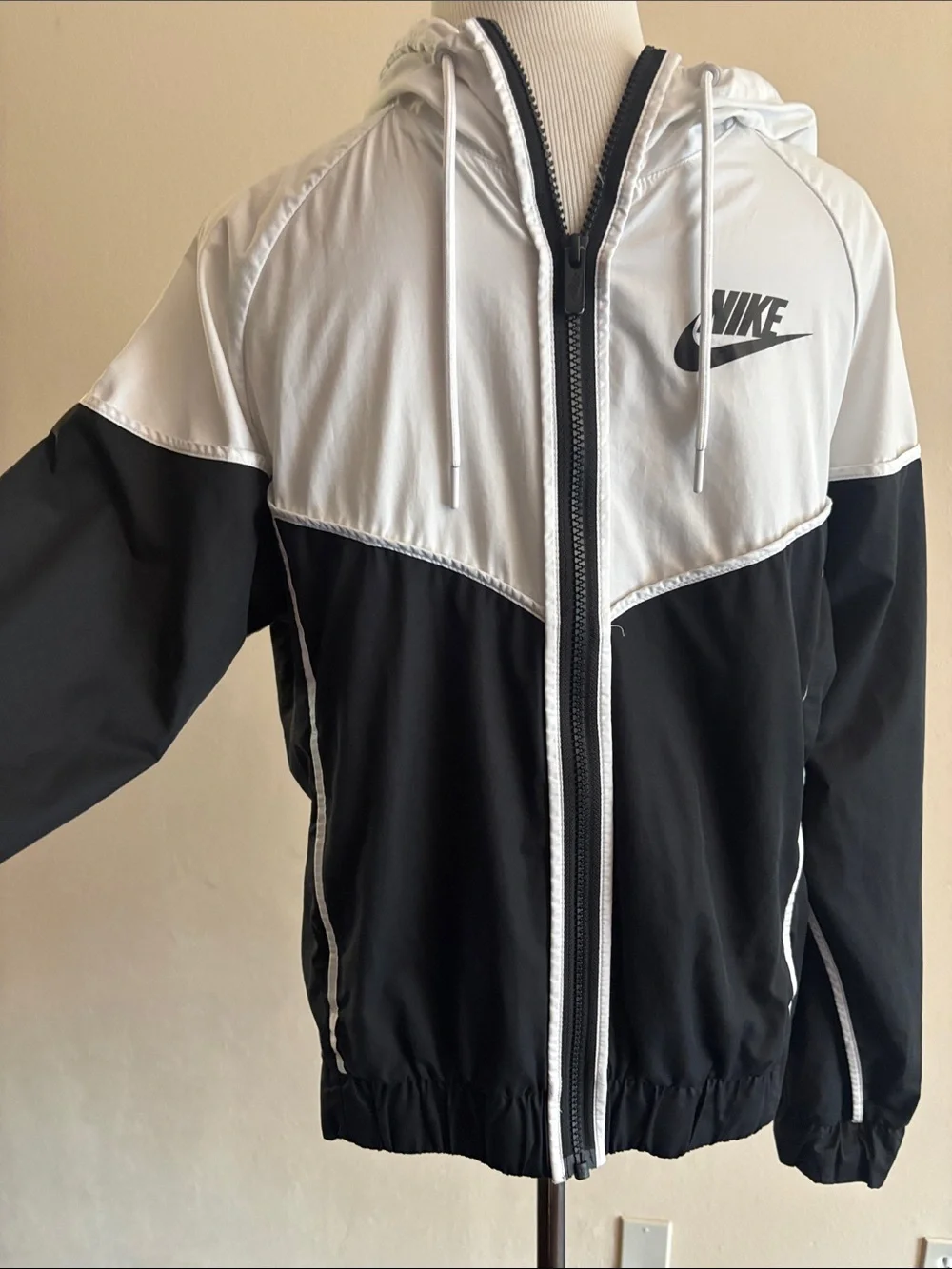 Nike Men's Black and White Hooded Windbreaker Jacket